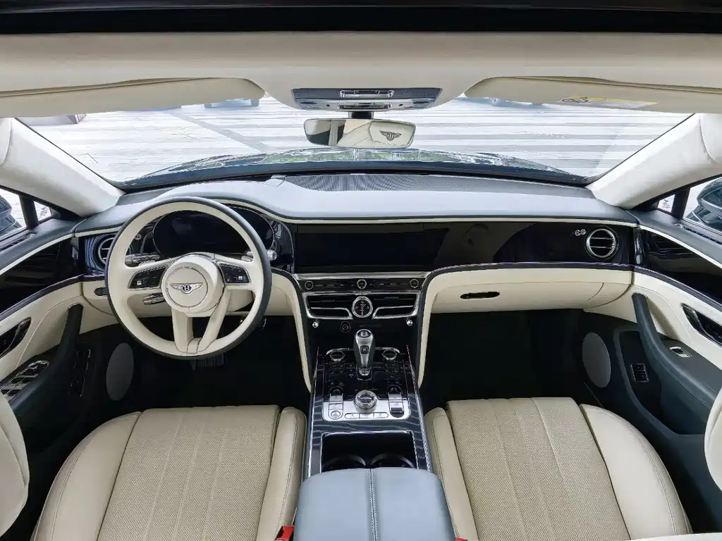 Bentley Flying Spur PHEV — миниатюра 12