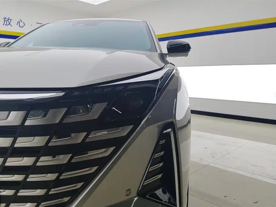 CHANGAN UNI Z NEW ENERGY