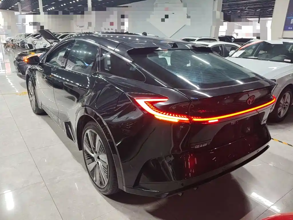 Toyota bZ5 — миниатюра 5