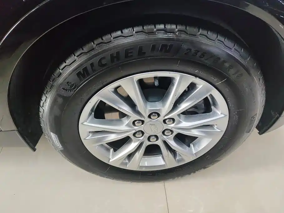 Cadillac XT5 — миниатюра 6