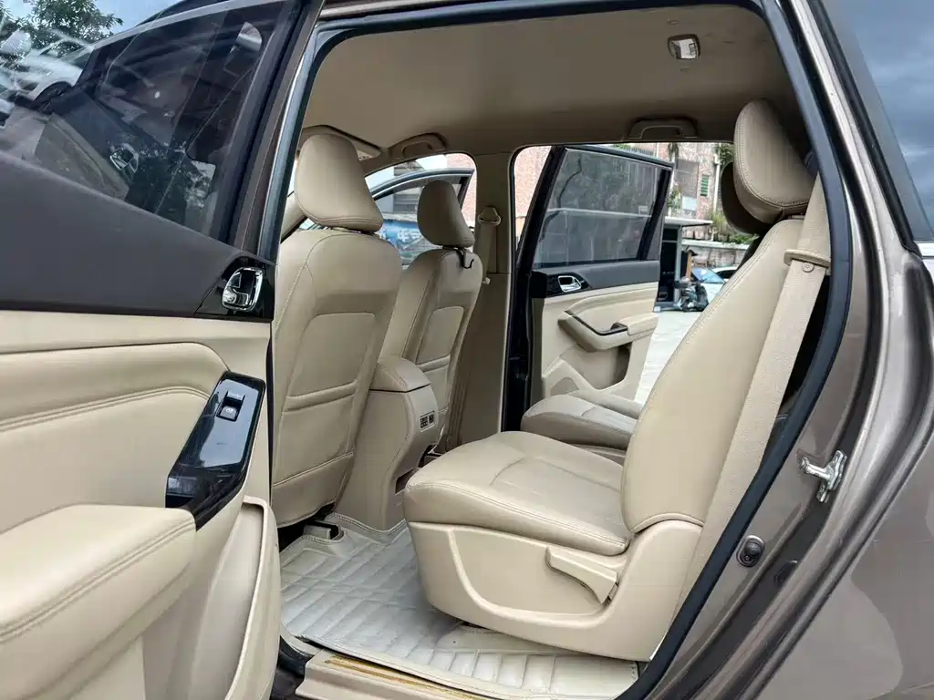 Baojun 730 2014 1.5L MT Comfort 7 мест