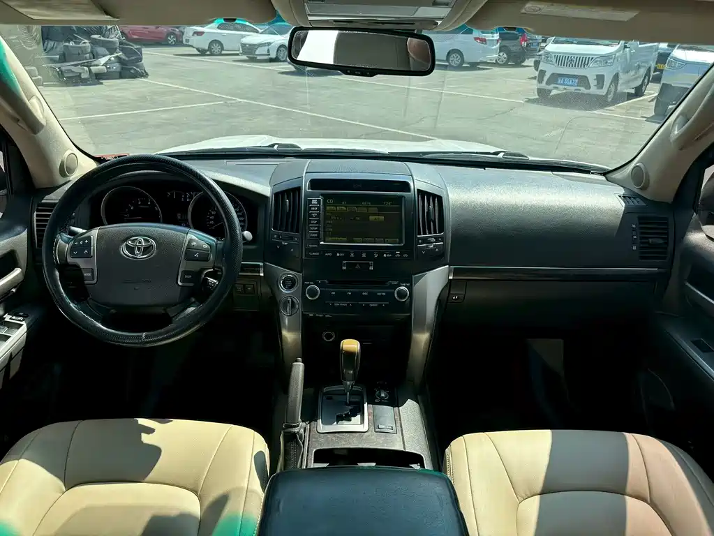 Toyota Land Cruiser 2010 4.7L AT VX