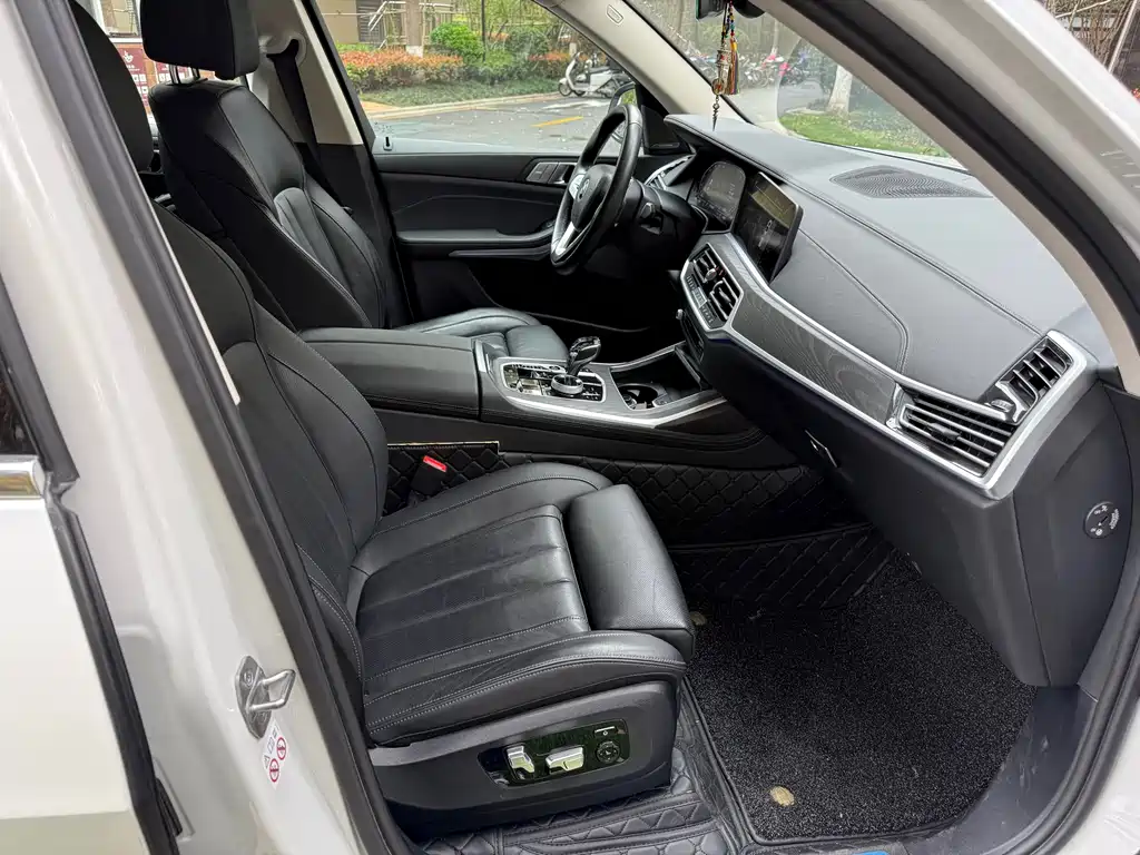 BMW X7 2022 xDrive40i Lead Luxury