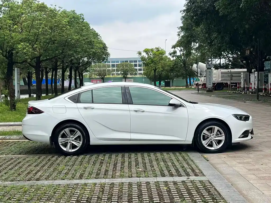 Buick Regal — миниатюра 7