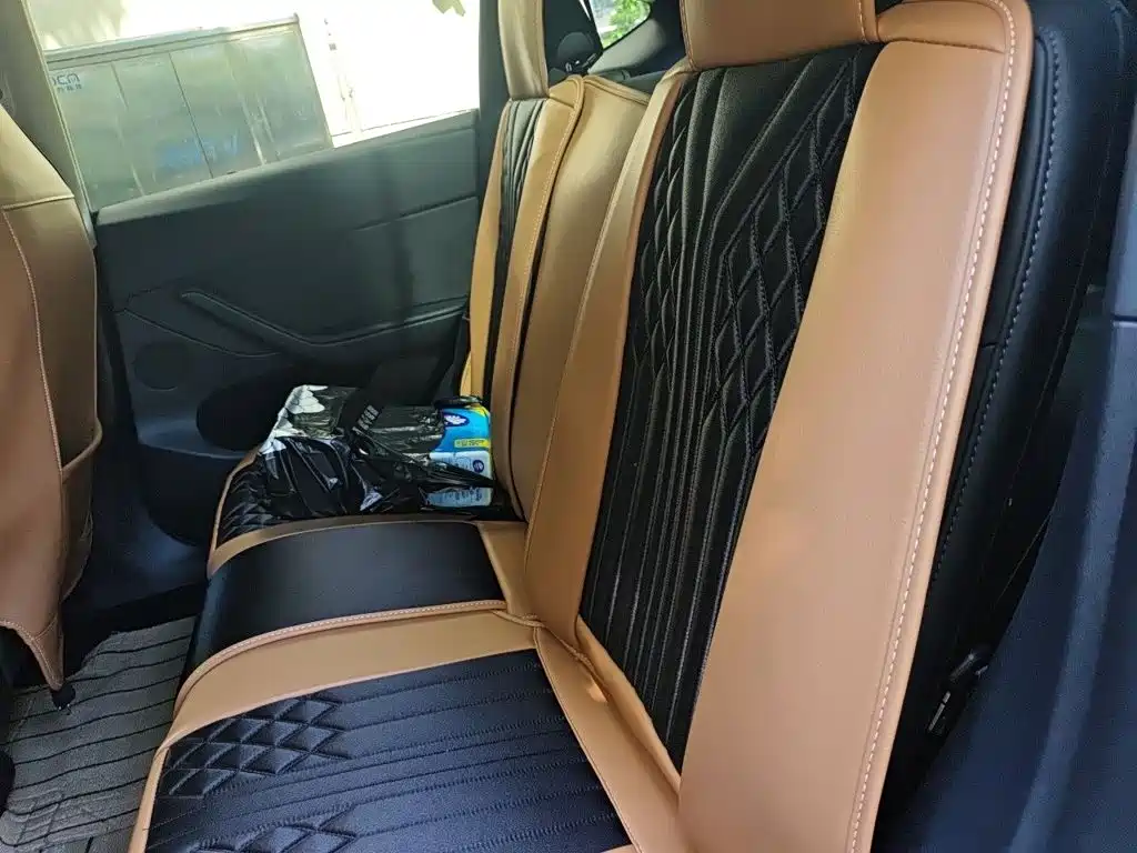 Tesla Model Y — миниатюра 13