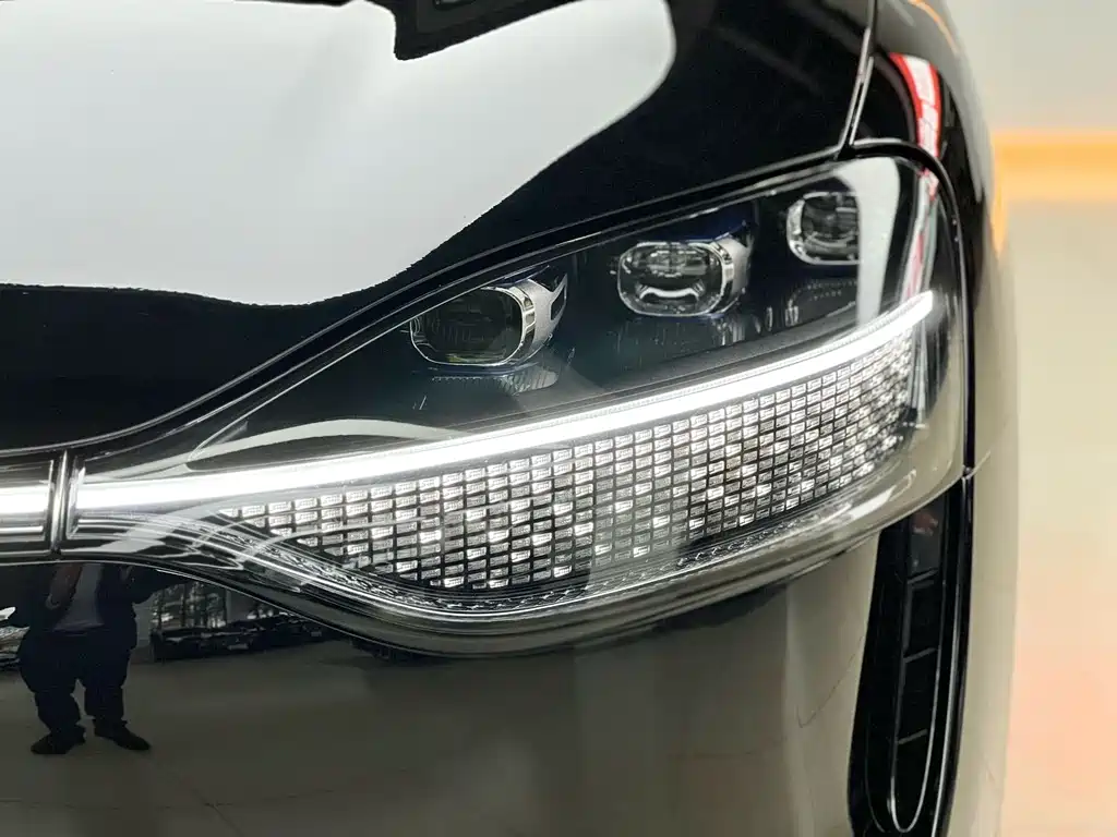 AITO ASK THE WORLD M9