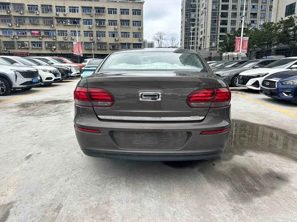 Qoros Qoros 3 — миниатюра 20