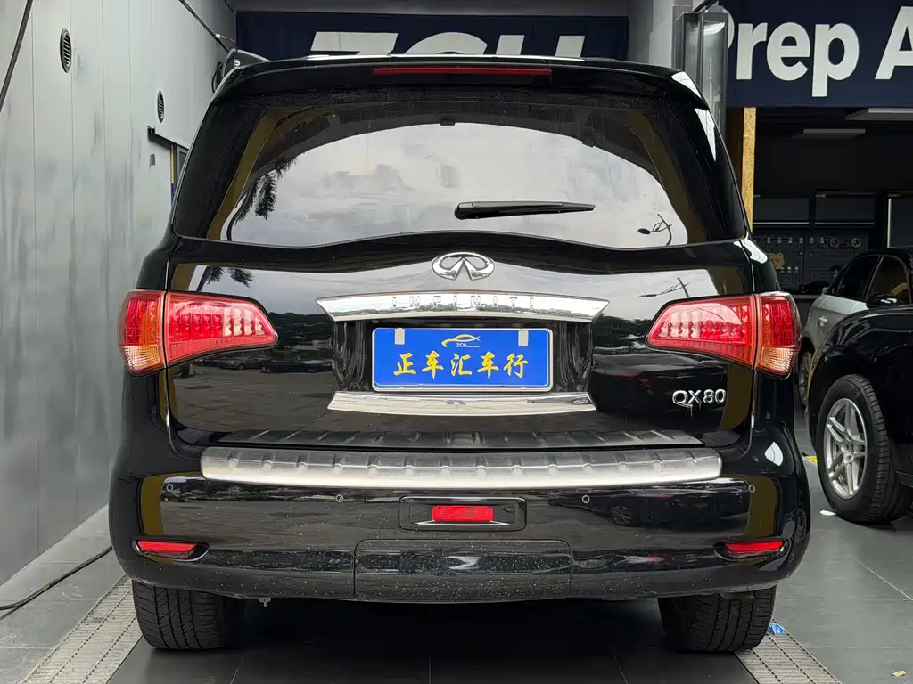 Infiniti QX80 2016 5.6L 4WD