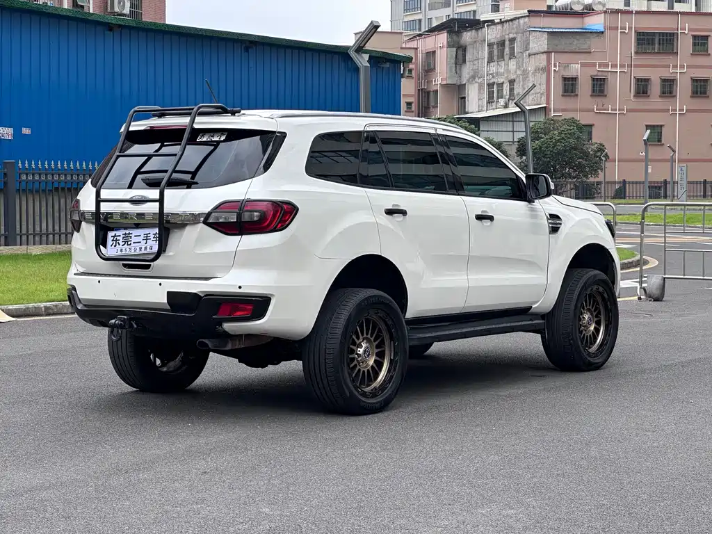 Ford Everest — миниатюра 10