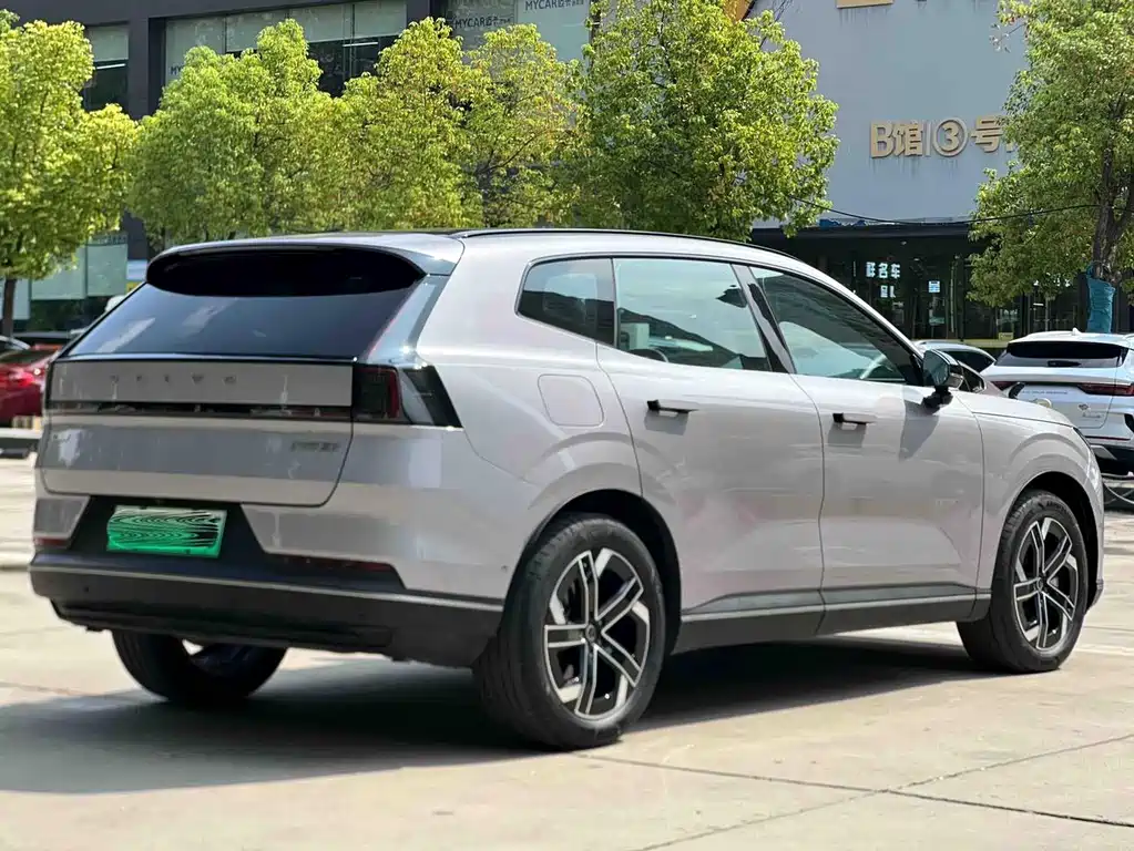 Volvo XC70 PHEV — миниатюра 23