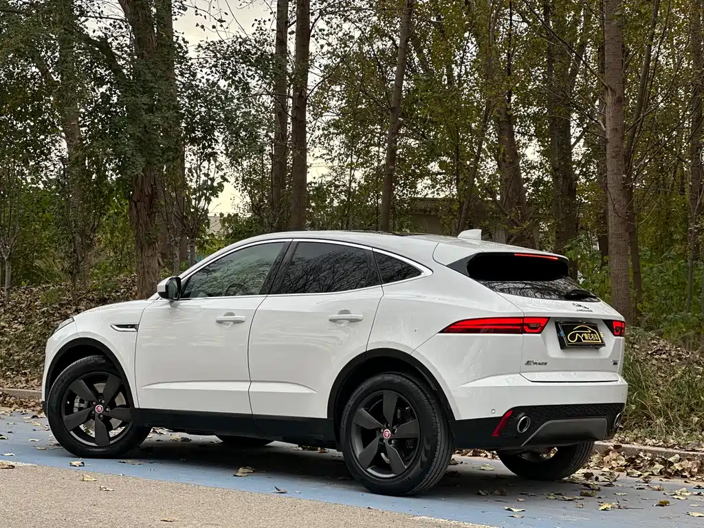JAGUAR E PACE
