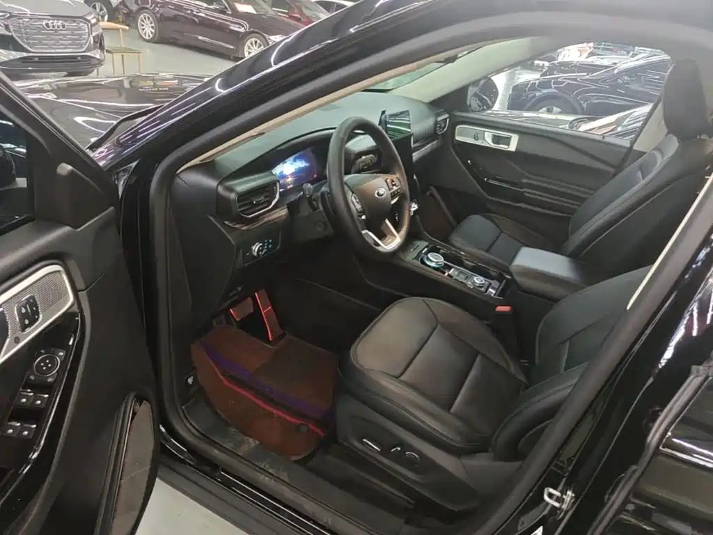 Ford Explorer — миниатюра 16