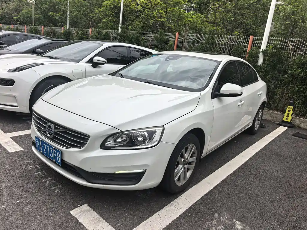 Купить Volvo S60
