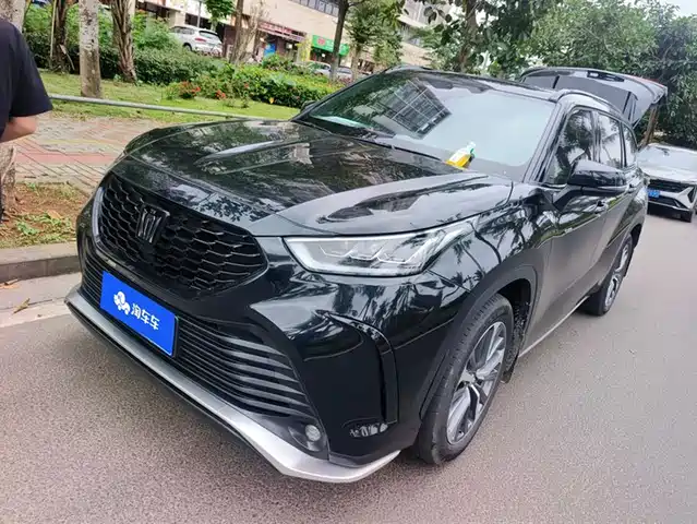TOYOTA CROWN LUFANG 2025