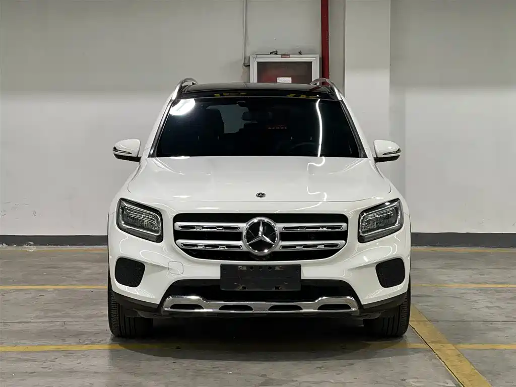 MERCEDES-BENZ GLB