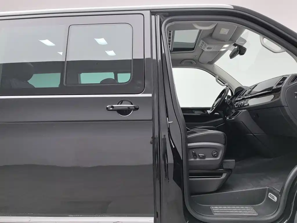Volkswagen Multivan — миниатюра 23