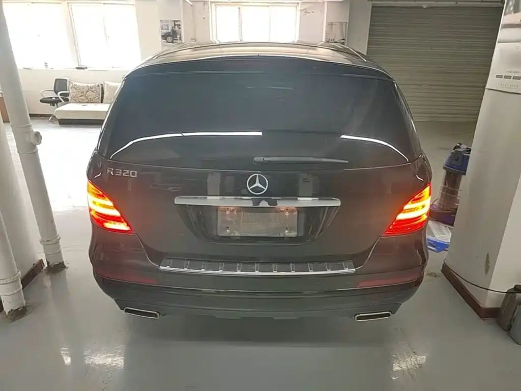 Mercedes-Benz R 2017 R 320 4MATIC