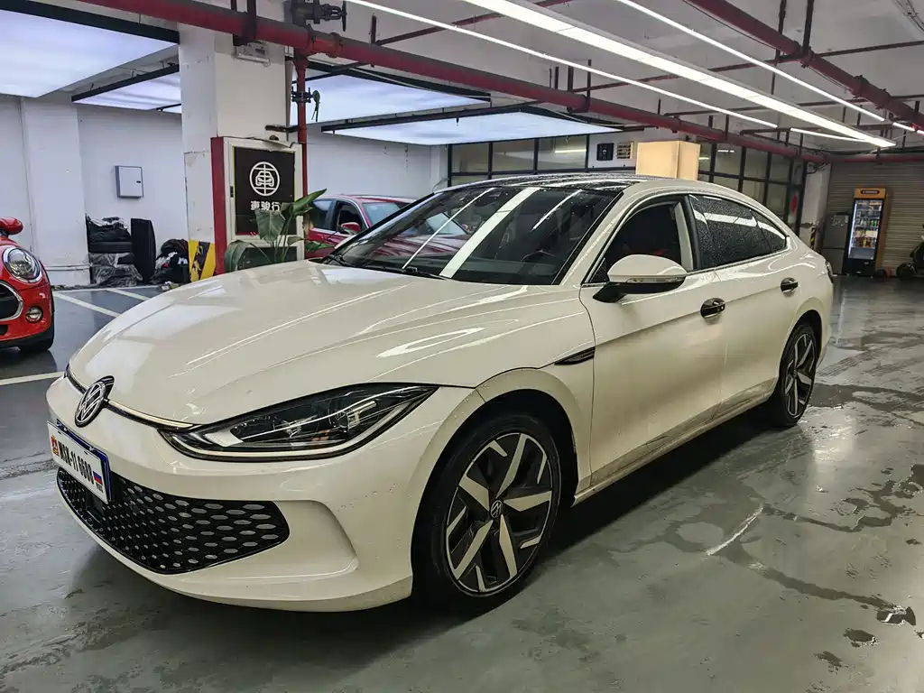 VOLKSWAGEN LINGDU
