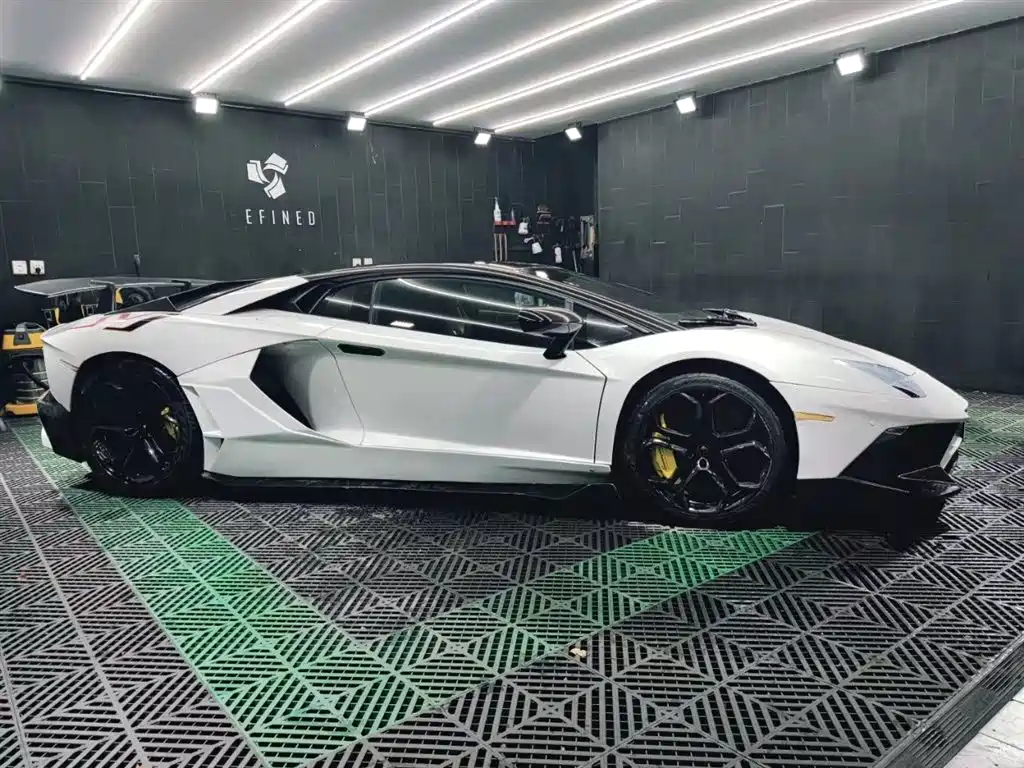 Lamborghini Aventador 2011 LP 700-4