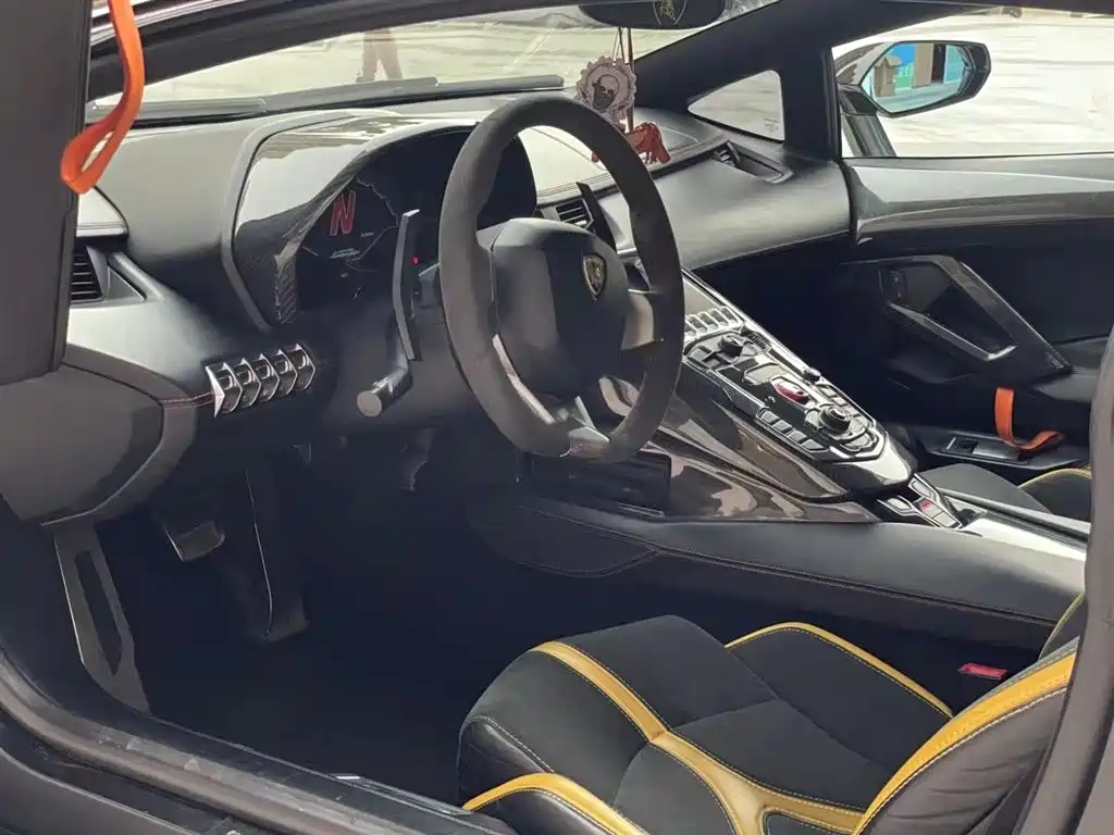 Lamborghini Aventador 2011 LP 700-4