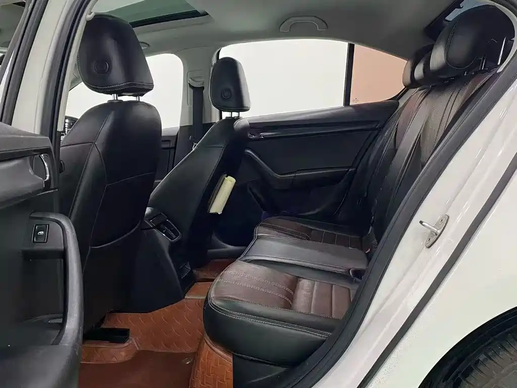 Skoda Octavia — миниатюра 5