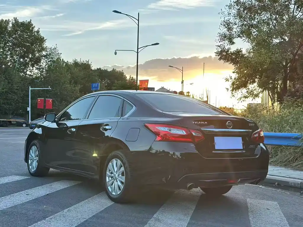 NISSAN TEANA