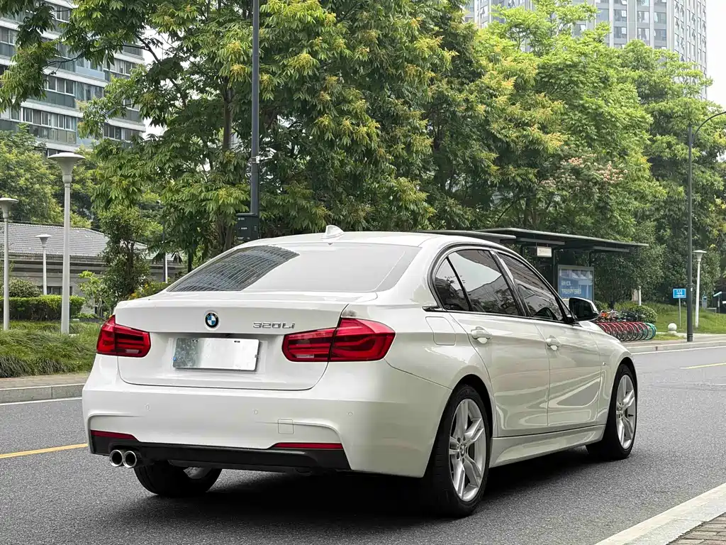BMW 3 Series — миниатюра 17