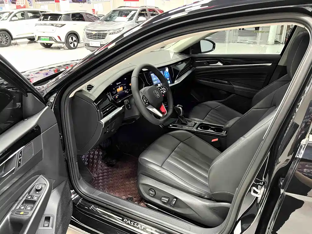 Volkswagen Passat 2023 280TSI