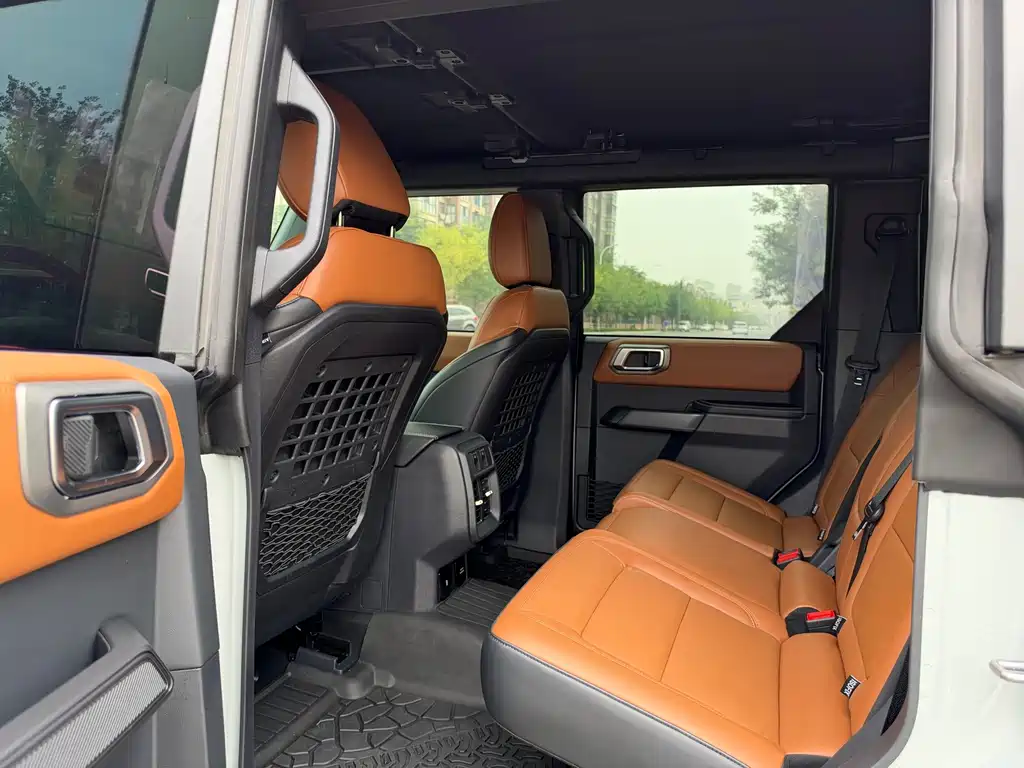 Ford Bronco — миниатюра 13