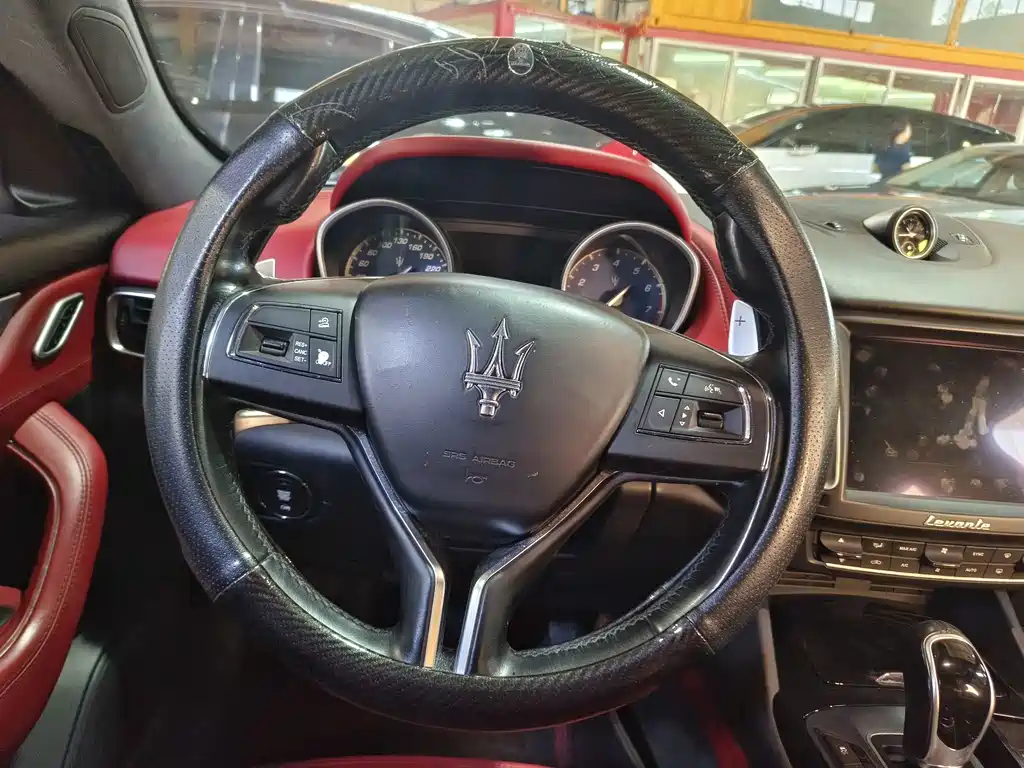 Maserati Levante — миниатюра 6