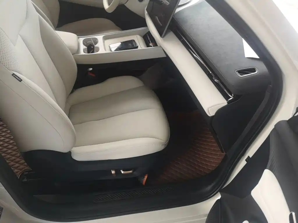 Baojun Yunhai — миниатюра 25