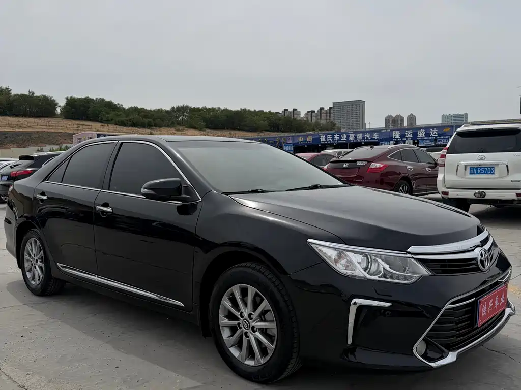 Toyota Camry 2016 2.0G Luxury