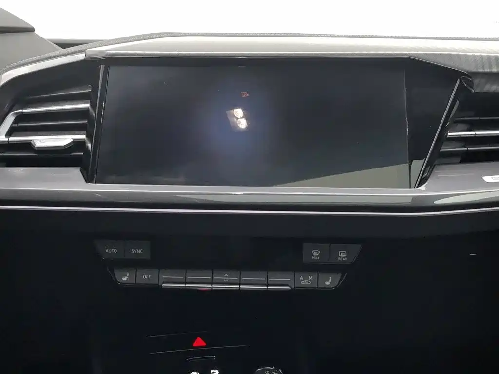 Audi Q4 e-tron — миниатюра 12