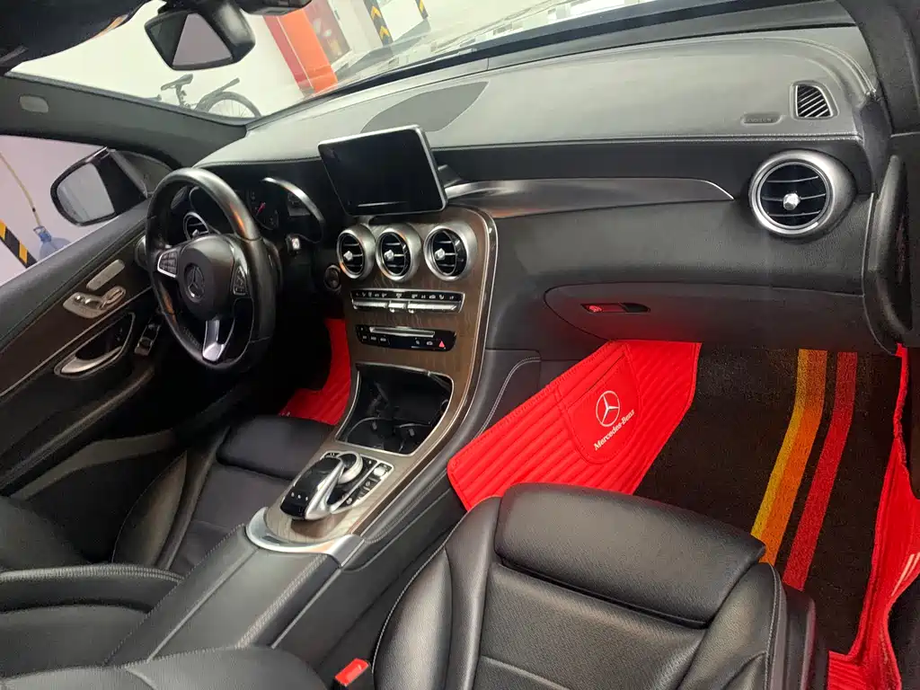 Mercedes-Benz GLC 2018 GLC 300 4MATIC