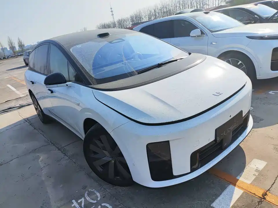 Li Auto i8 2025 Standard