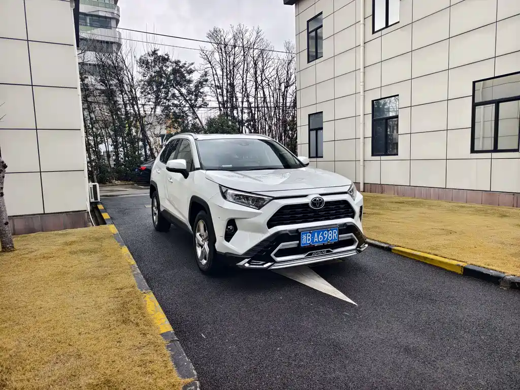 TOYOTA RAV4 RONGFANG