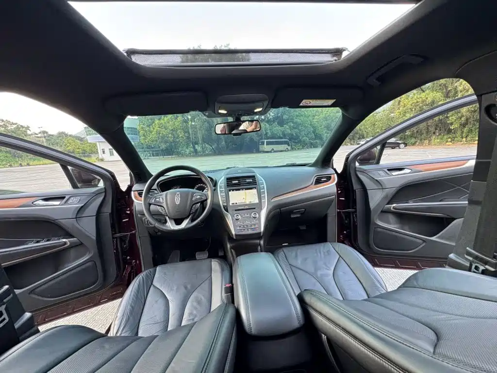 Lincoln MKC — миниатюра 7