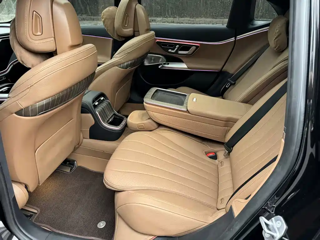 Mercedes-Benz E-Class — миниатюра 6