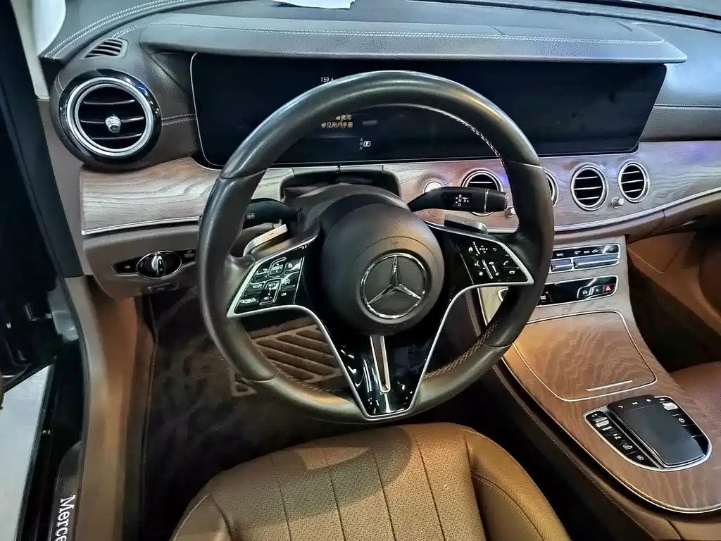 Mercedes-Benz E-Class — миниатюра 5