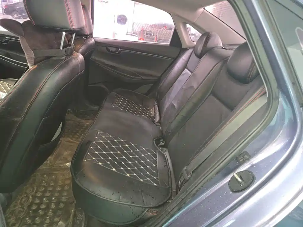 Hyundai Elantra — миниатюра 17