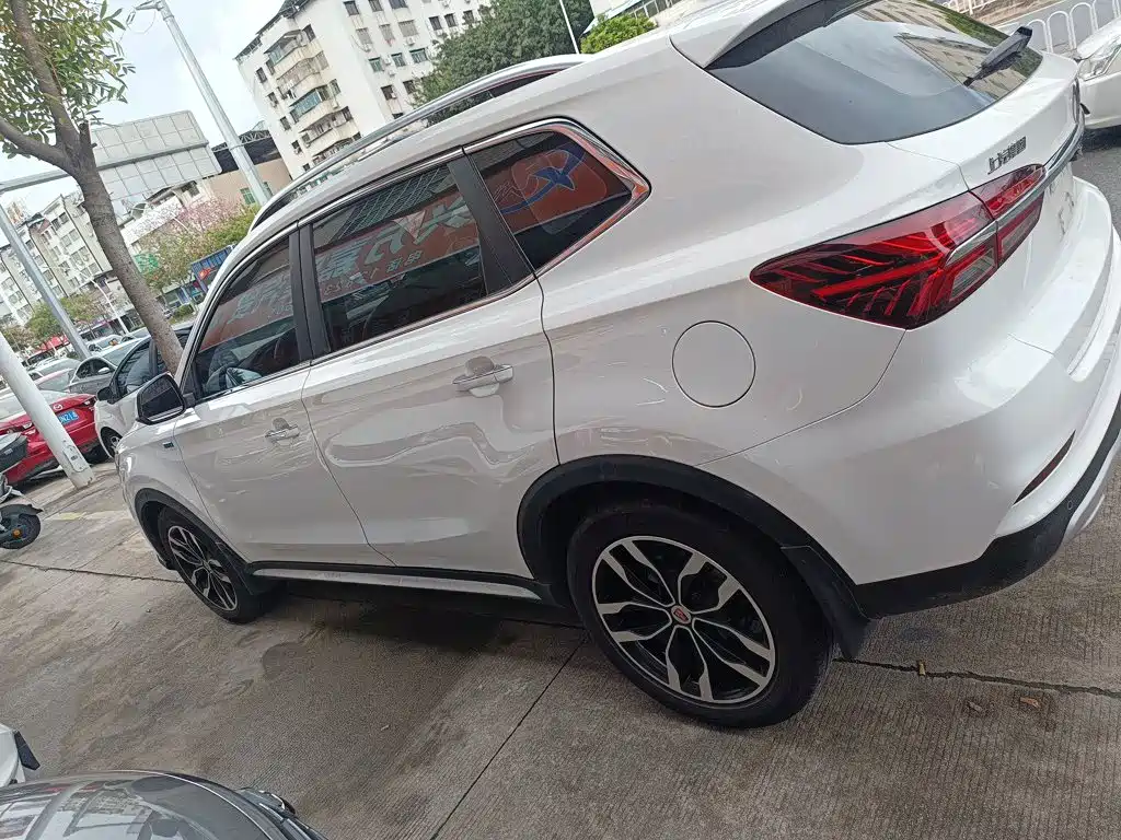Roewe RX5 — миниатюра 5