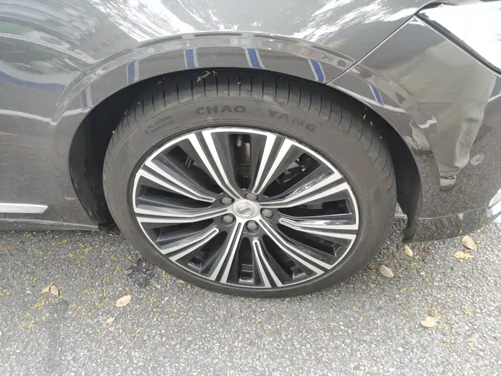 Volvo S90 — миниатюра 25