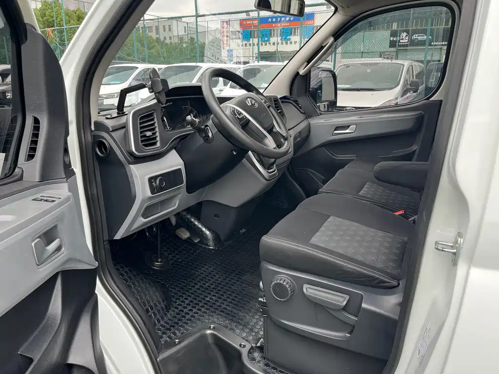 Maxus V80 2025 PRO 2.0T AT 6/7/8/9 мест