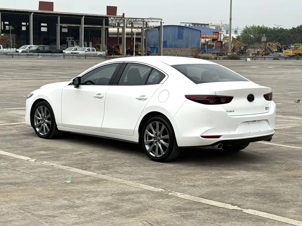 MAZDA 3 ANGKESAILA