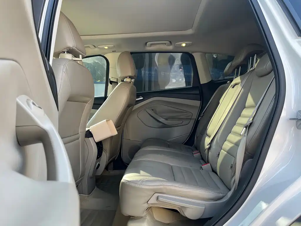 Ford Kuga — миниатюра 12