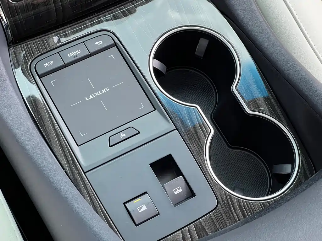 Lexus LM — фотографии объявления, Фото 21