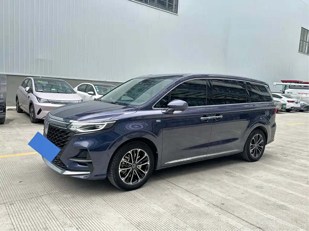 Roewe iMAX8