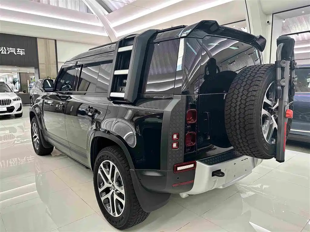 Land Rover Defender — миниатюра 17
