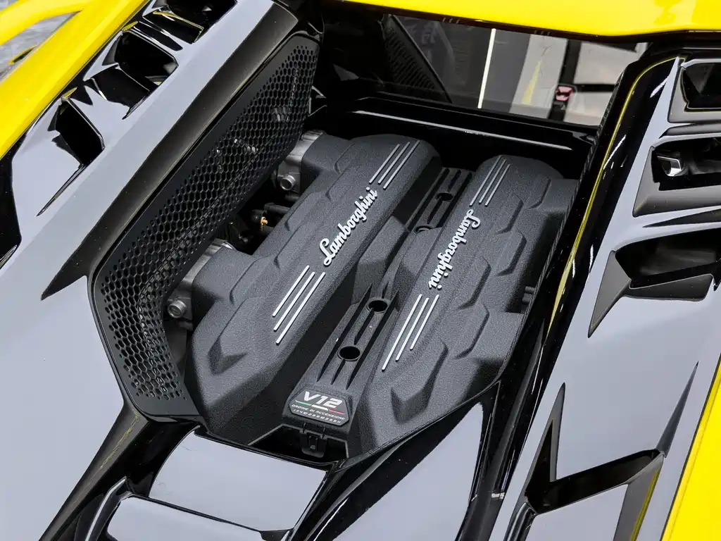 Lamborghini Revuelto — миниатюра 33