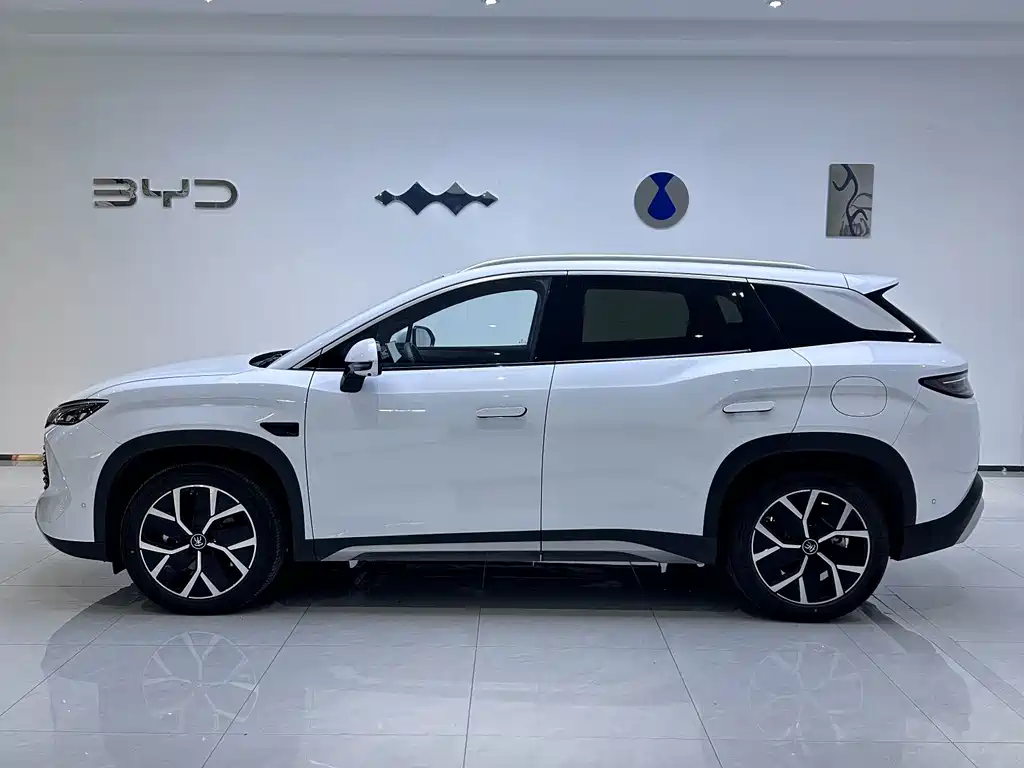 BYD L DM-i — миниатюра 2